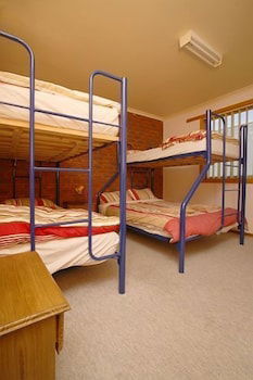 Apollo Bay Backpackers Lodge - QLD Tourism 4