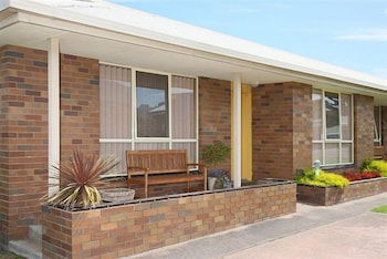 Apollo Bay Backpackers Lodge - QLD Tourism 1