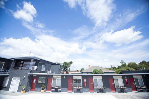 Siesta Central Apartments - QLD Tourism 6