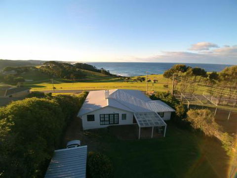 12 Bluewater Drive - QLD Tourism 2