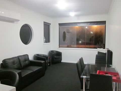 Burnie By The Bay Apartments - Queensland Tourism 3