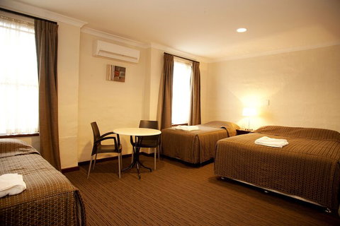 Prince Of Wales Hotel Bunbury - Queensland Tourism 6