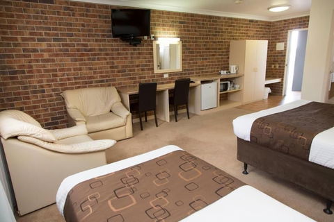 A-line Motel - Queensland Tourism 3