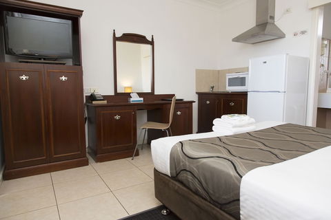 A-line Motel - Queensland Tourism 4