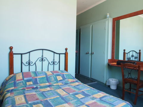 Harp Hotel - QLD Tourism 3