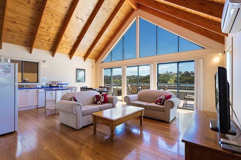 Snug Cove Villas - QLD Tourism 5