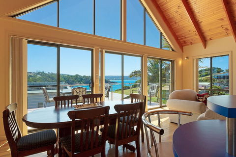 Snug Cove Villas - QLD Tourism 3