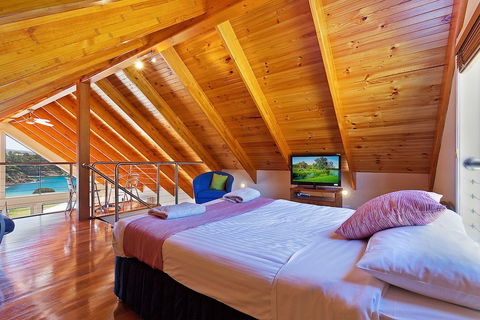 Snug Cove Villas - QLD Tourism 6