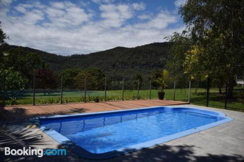 Whispers At Cedar Grove - QLD Tourism 2
