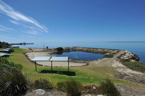 Kangaroo Island Seaview Motel - Queensland Tourism 3