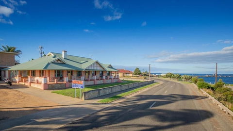 Kangaroo Island Seaview Motel - Queensland Tourism 1