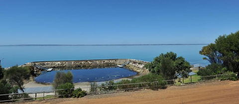 Kangaroo Island Seaview Motel - Queensland Tourism 4