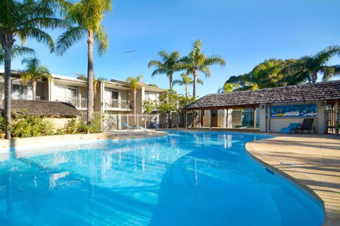 Mandurah Motel And Apartments - Queensland Tourism 3