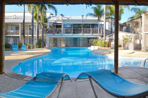 Mandurah Motel And Apartments - Queensland Tourism 2