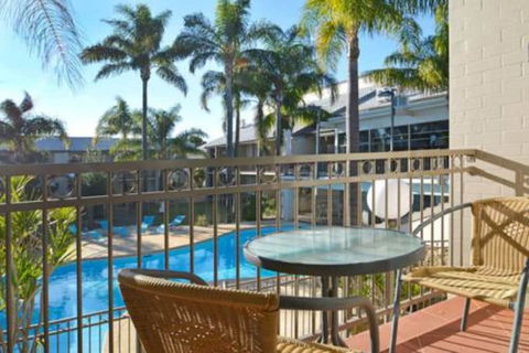 Mandurah Motel And Apartments - Queensland Tourism 6