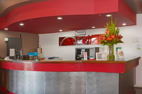 Mandurah Motel And Apartments - Queensland Tourism 4