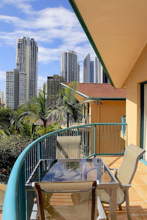 Karana Palms Resort - QLD Tourism 5