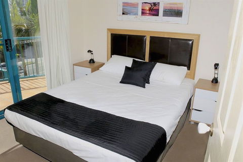 Karana Palms Resort - QLD Tourism 1