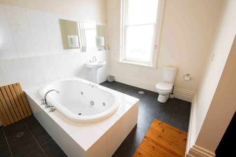 Park Hotel Mount Gambier - Queensland Tourism 4