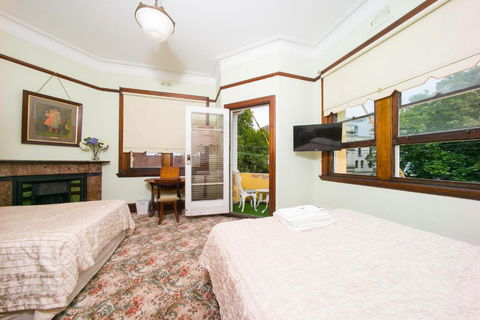 East Sydney Hotel - QLD Tourism 7