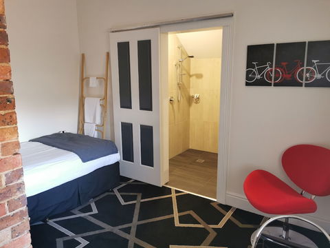 Empire Hotel Deloraine - Queensland Tourism 5