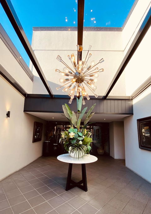 The Windsor Castle Hotel - Queensland Tourism 1