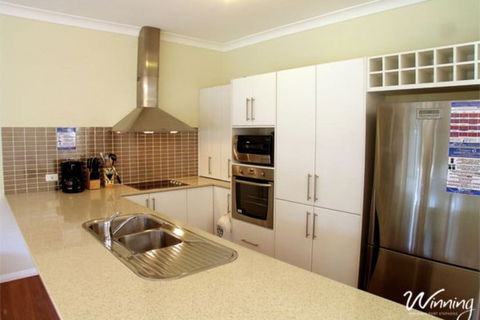 Two Beaches, 74B Blanch Street - Queensland Tourism 4