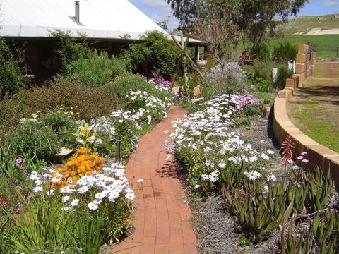 Hillside Country Retreat - QLD Tourism 1