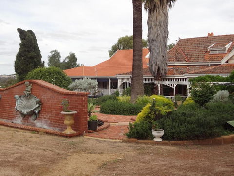Hillside Country Retreat - QLD Tourism 3