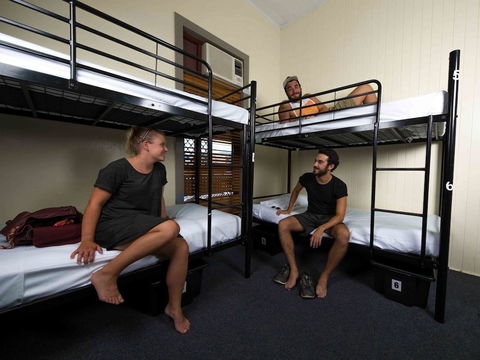 The Jack Backpackers - QLD Tourism 1