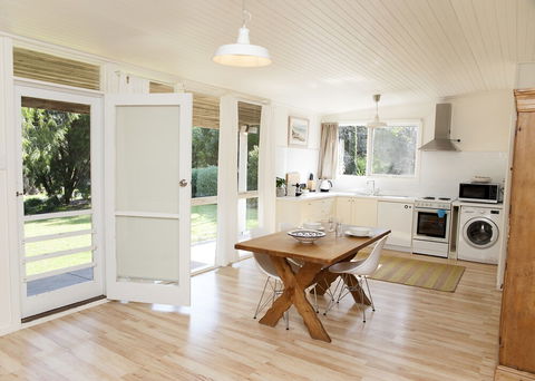 Driftwood House - Queensland Tourism 1