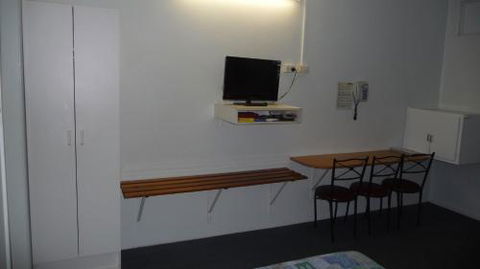 Bel Air Motel - Queensland Tourism 1