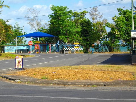 Kurrmine Beach Motel - Queensland Tourism 2