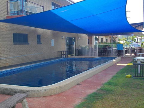 Kurrmine Beach Motel - Queensland Tourism 4