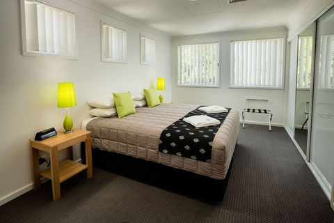Wallsend Executive Apartments - QLD Tourism 5