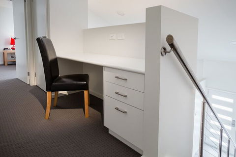 Wallsend Executive Apartments - QLD Tourism 4