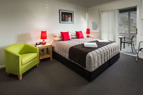 Wallsend Executive Apartments - QLD Tourism 1