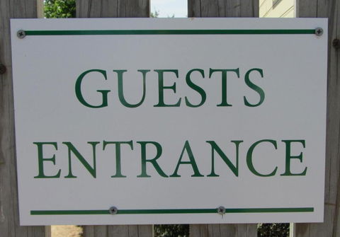 Elm Trees Accommodation At Ross - QLD Tourism 4