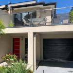 Champagne Stays Apartment - Queensland Tourism 1