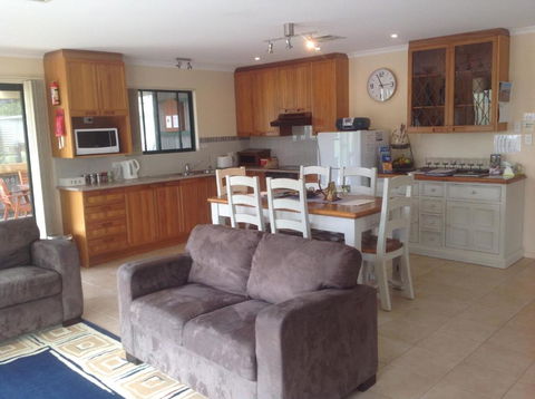 Breakaway Farmstay - Queensland Tourism 4