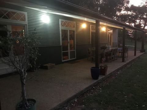 The Lakehouse Manor - QLD Tourism 0