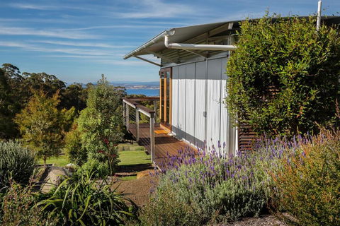 Hobart Hideaway Pods - Queensland Tourism 4