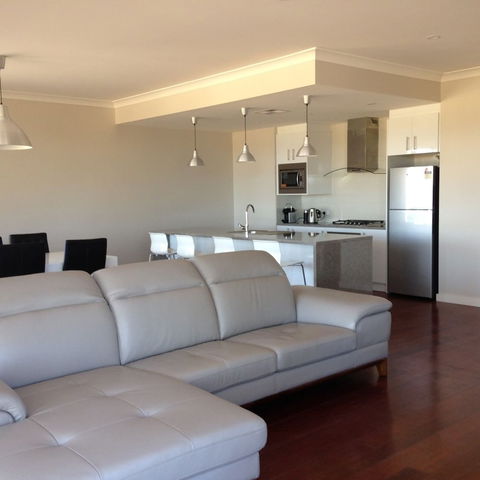 Neagles Retreat Villas - Queensland Tourism 3