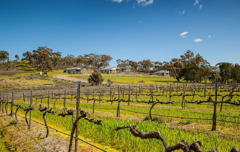 Neagles Retreat Villas - Queensland Tourism 2