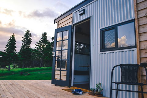 Tilba Lake Pods - QLD Tourism 6