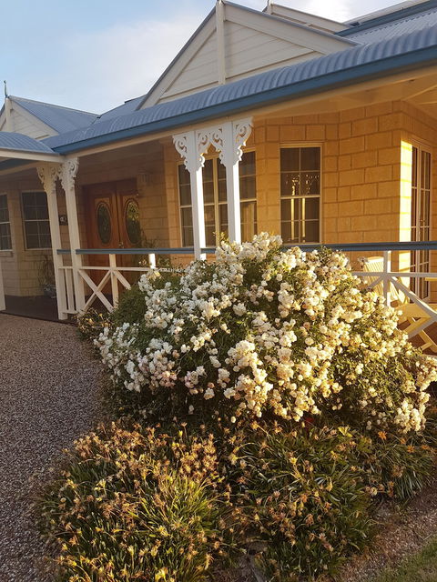 Grovely House Bed & Breakfast - QLD Tourism 0