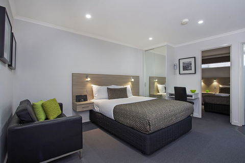 Hamilton Lonsdale Motel - Queensland Tourism 6