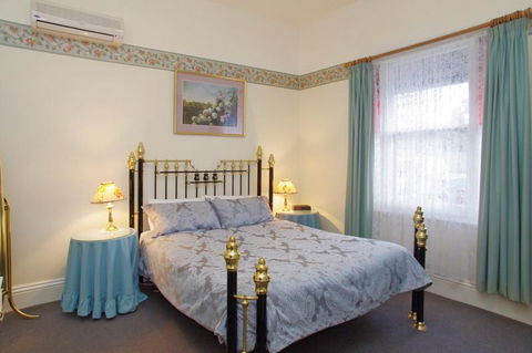 Benambra Bed & Breakfast - Queensland Tourism 5