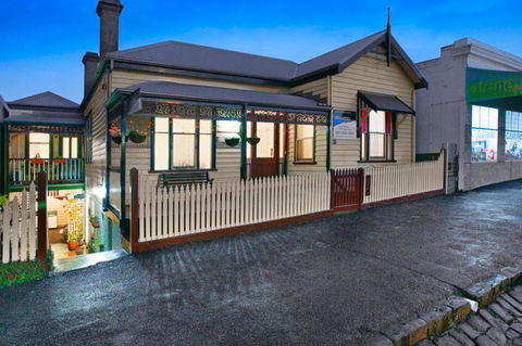 Benambra Bed & Breakfast - Queensland Tourism 4