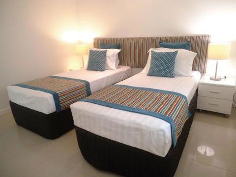 Island Villas & Apartments - QLD Tourism 5